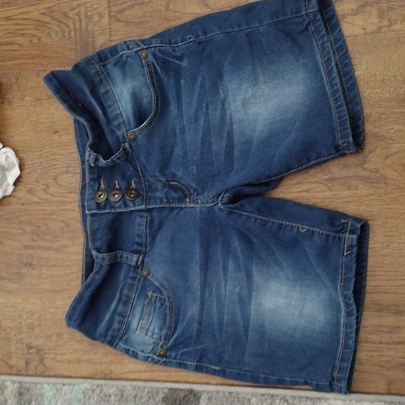 Gogo Jean shorts - Picture 5 of 6